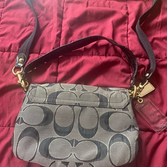 Coach crossbody bag. Very old but never worn. Removable straps. Nice bag. - Picture 3 of 7